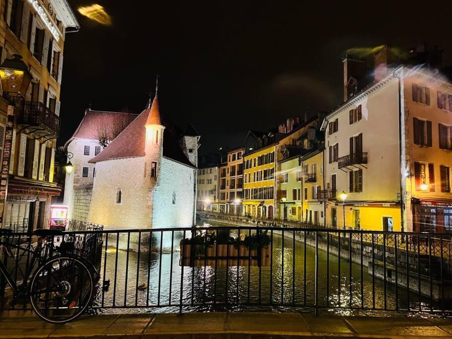 Appartement Moderne Vieille Ville Parking Gratuit Annecy Exteriör bild